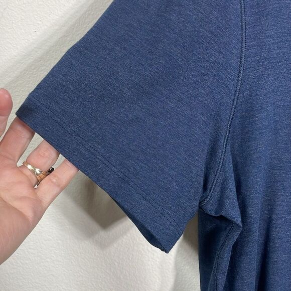 lululemon, short sleeve pullover, size L - Picture 4 of 7